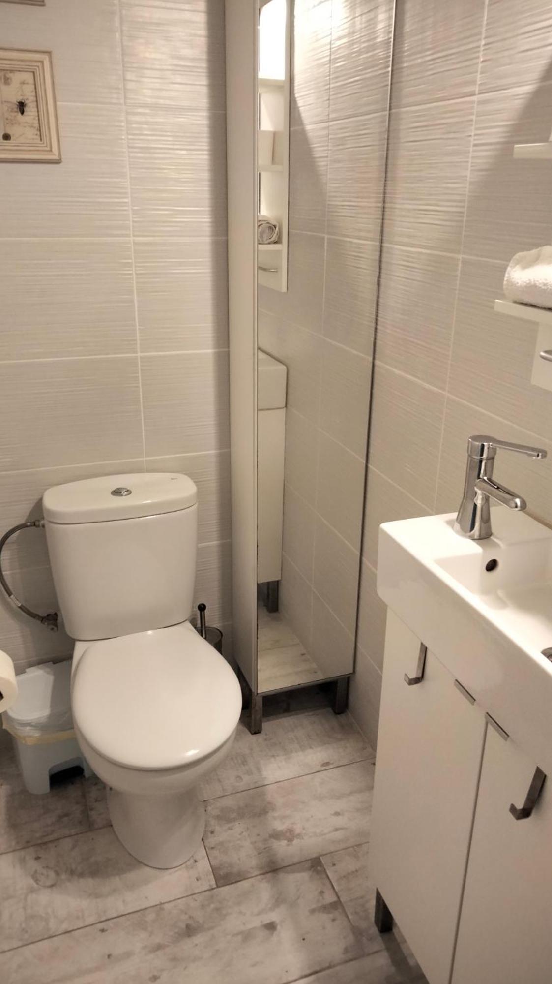 Beachfront Apartment With Private Parking Sant Pol De Mar Esterno foto